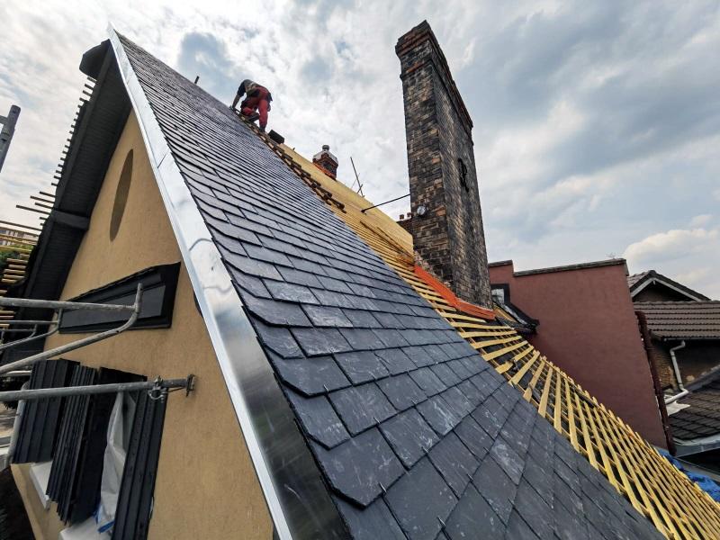 Travaux de couverture en ardoise